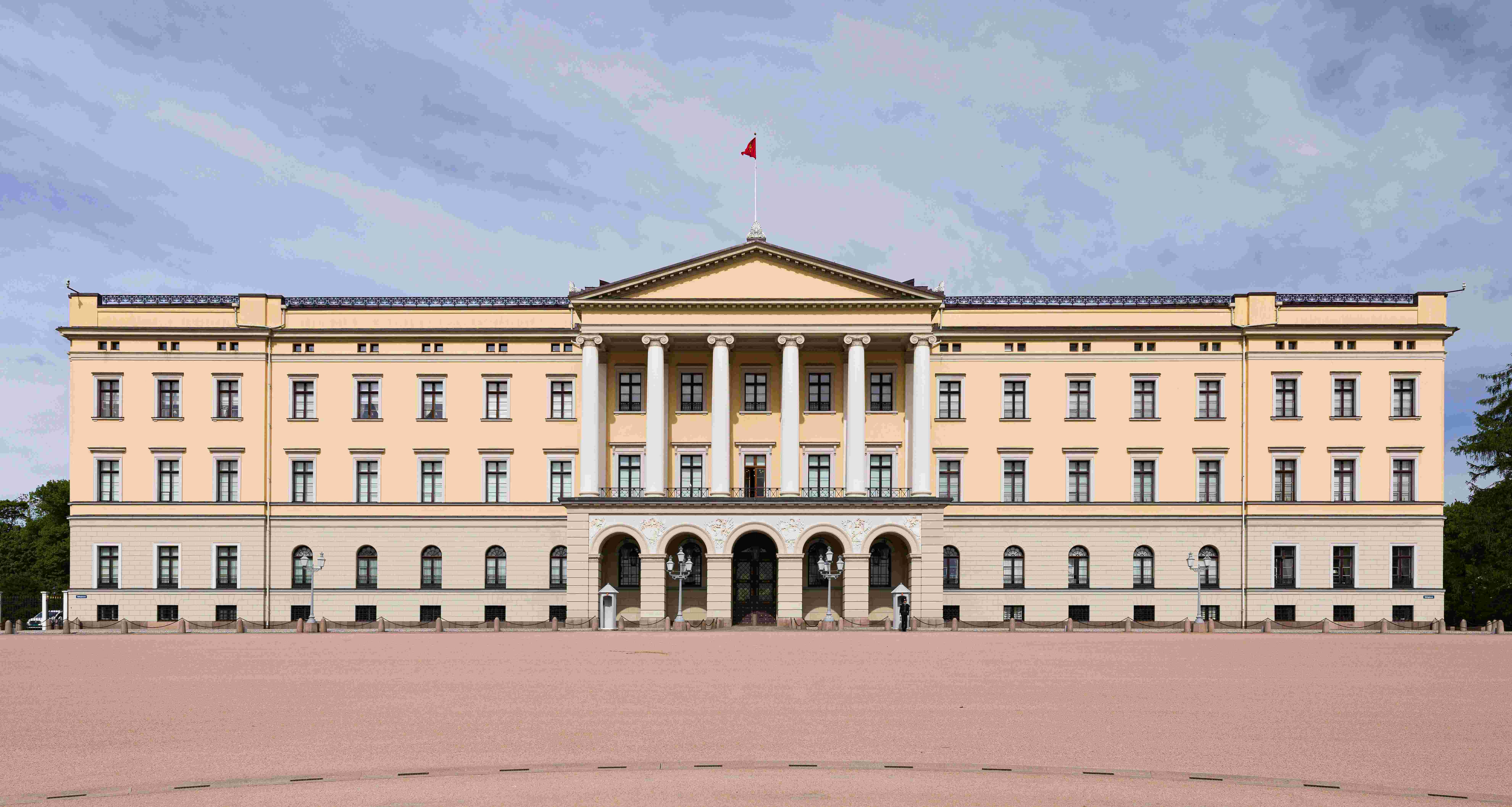 Det kongelige slott. Foto: Øivind Möller Bakken, Det kongelige slott. Foto: Øivind Möller Bakken,